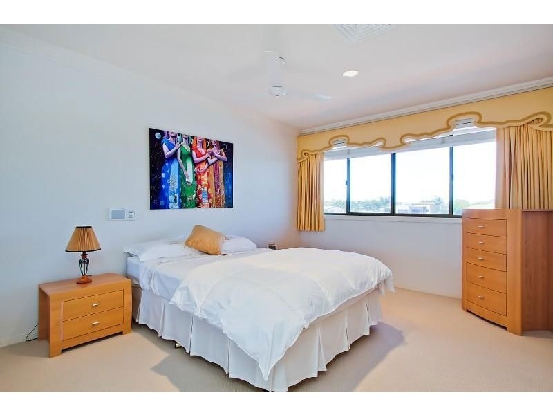 42 Cabana Blvd, Benowa Waters QLD 4217