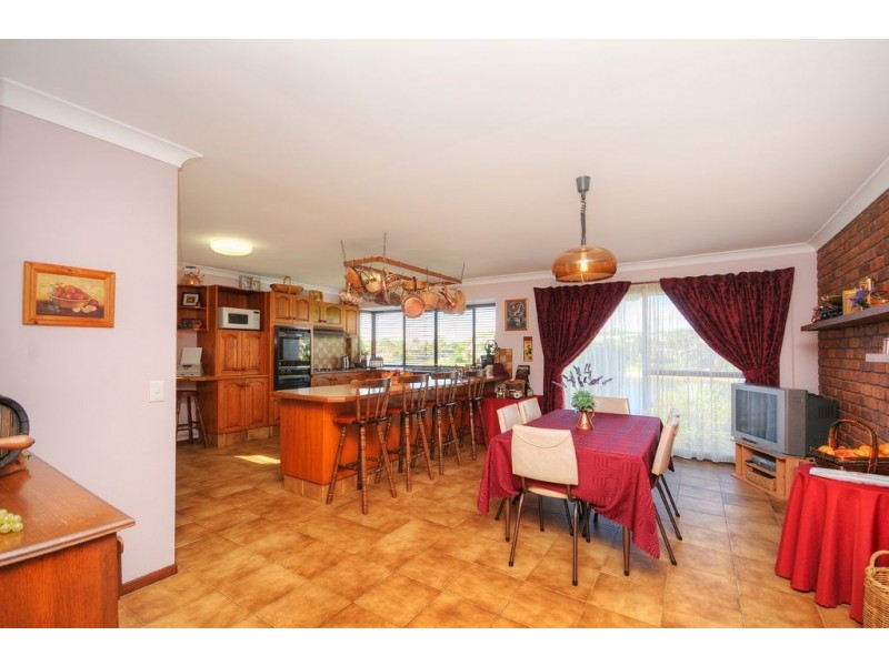 17 Winch Crt, Mermaid Waters QLD 4218