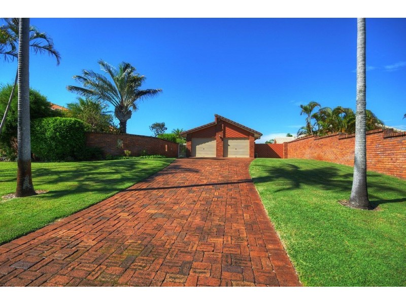 17 Winch Crt, Mermaid Waters QLD 4218