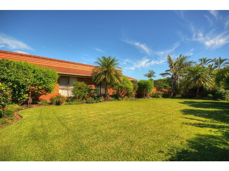 17 Winch Crt, Mermaid Waters QLD 4218