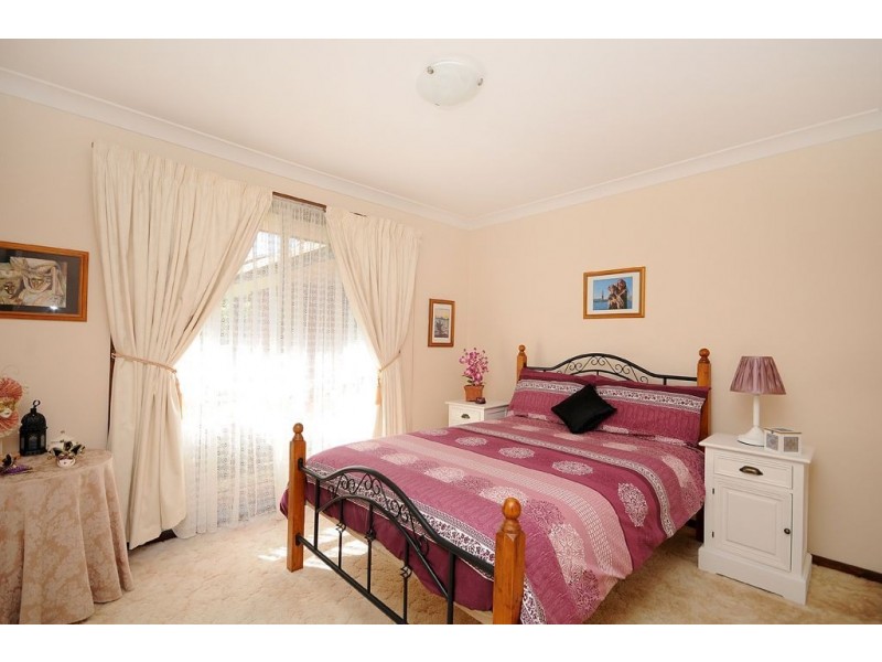 17 Winch Crt, Mermaid Waters QLD 4218