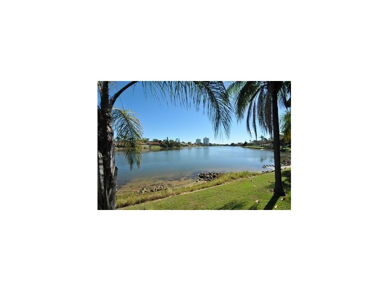 1/6 Aquila Court, Mermaid Waters QLD 4218