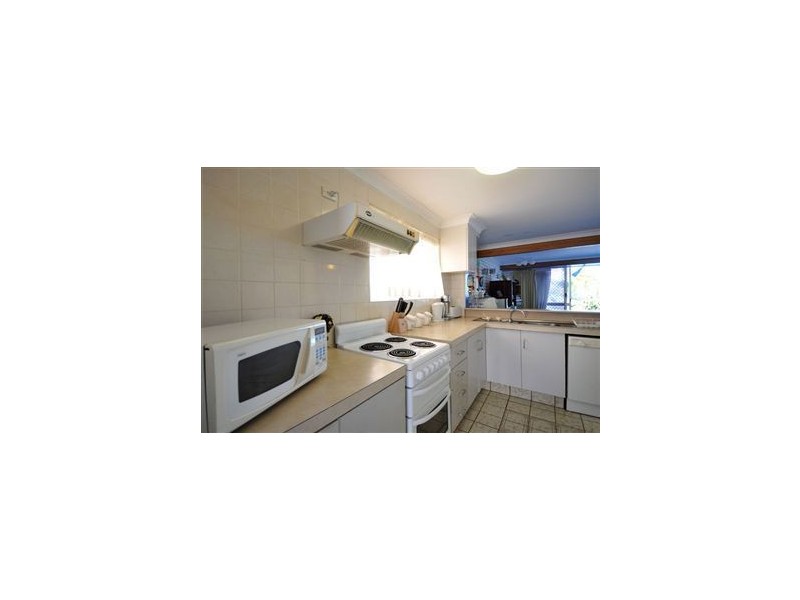 1/6 Aquila Court, Mermaid Waters QLD 4218