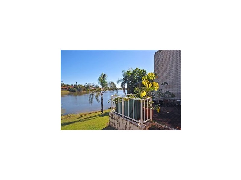 1/6 Aquila Court, Mermaid Waters QLD 4218