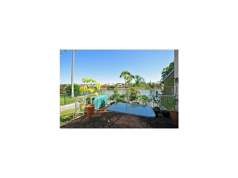 1/6 Aquila Court, Mermaid Waters QLD 4218