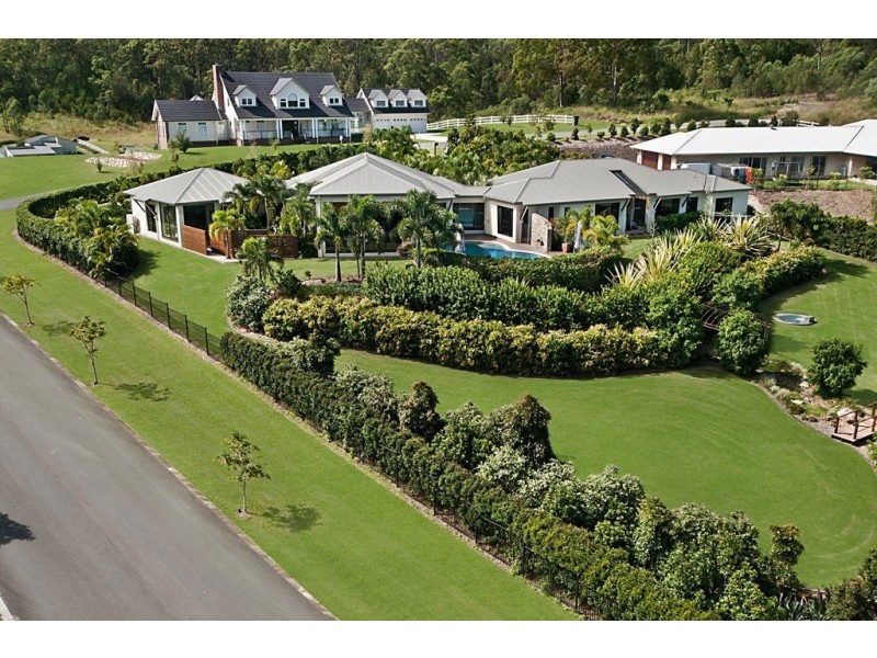 1 Colchester Court, Maudsland QLD 4210