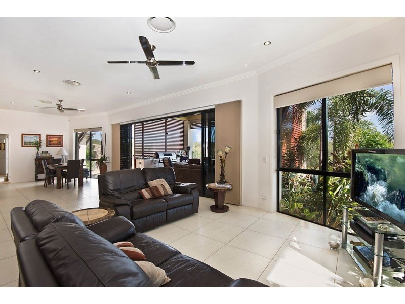 1 Colchester Court, Maudsland QLD 4210