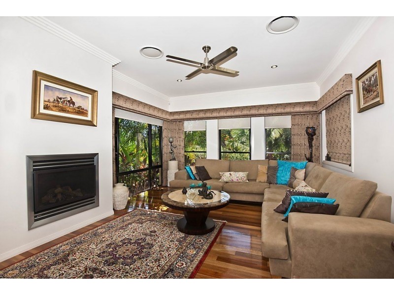 1 Colchester Court, Maudsland QLD 4210