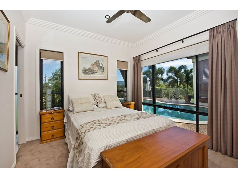 1 Colchester Court, Maudsland QLD 4210