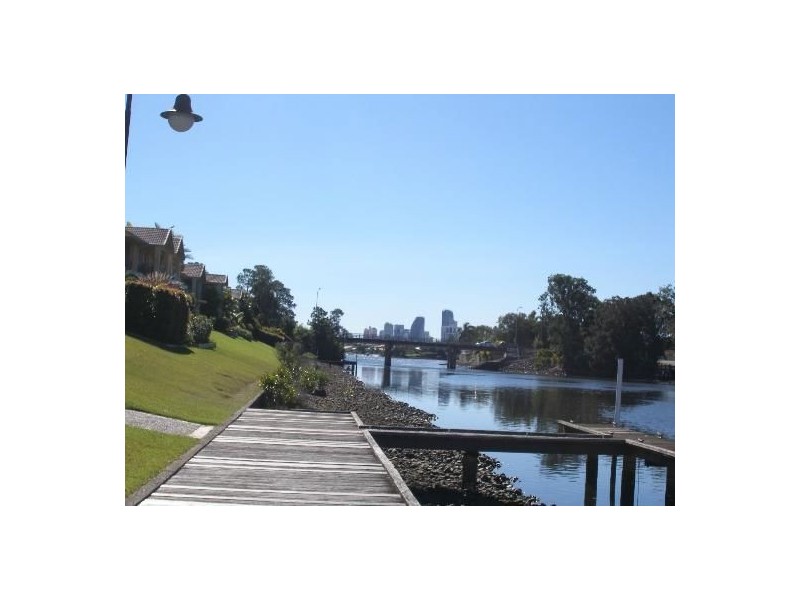 115/215 Cottesloe Drive, Mermaid Waters QLD 4218