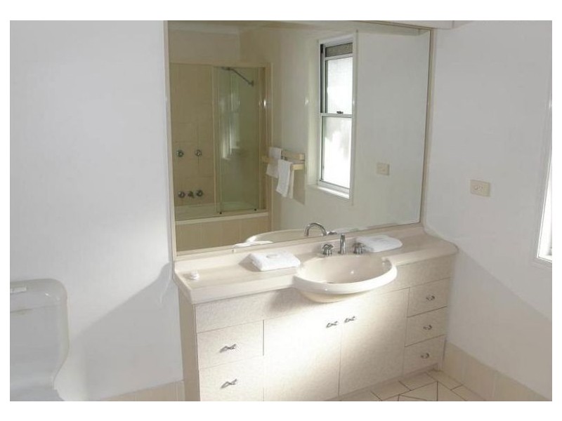 115/215 Cottesloe Drive, Mermaid Waters QLD 4218