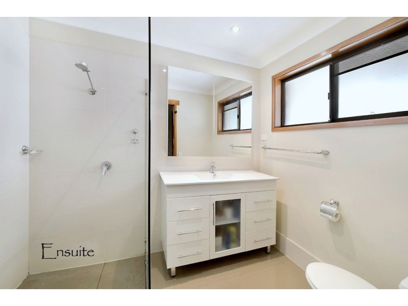 46 Camelot Crescent, Hollywell QLD 4216