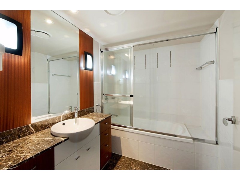 23 Ferny Avenue, Surfers Paradise QLD 4217