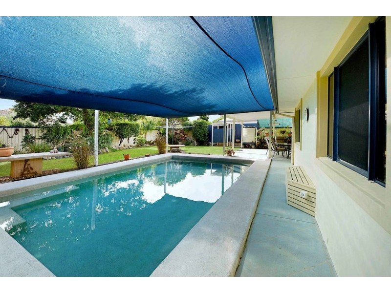 25 Drake Avenue, Paradise Point QLD 4216