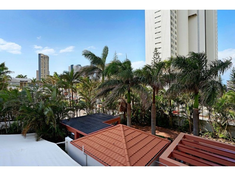 140 Ferny Avenue, Surfers Paradise QLD 4217