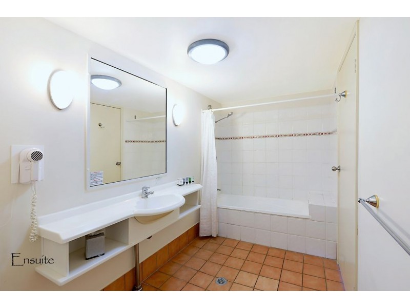 140 Ferny Avenue, Surfers Paradise QLD 4217