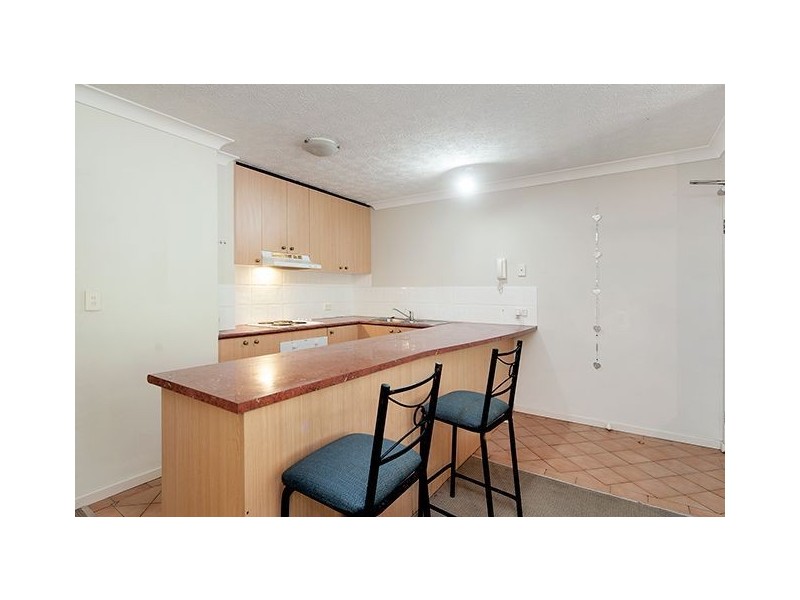 7 Purli Street, Chevron Island QLD 4217