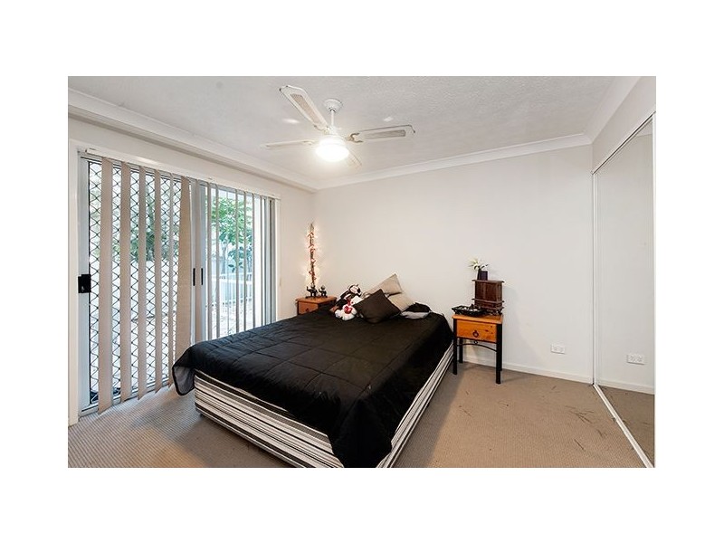 7 Purli Street, Chevron Island QLD 4217