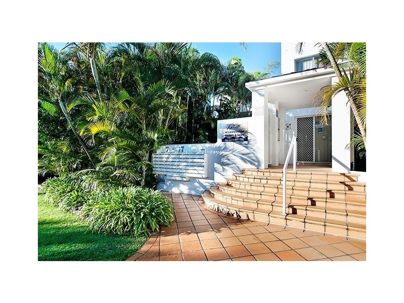 7 Purli Street, Chevron Island QLD 4217