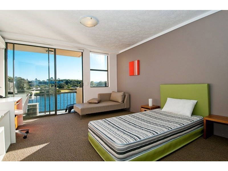 135/25 Lake Orr Drive, Robina QLD 4226
