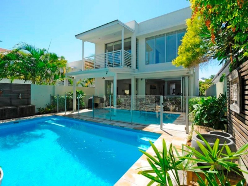 28 Ocean Street, Mermaid Beach QLD 4218