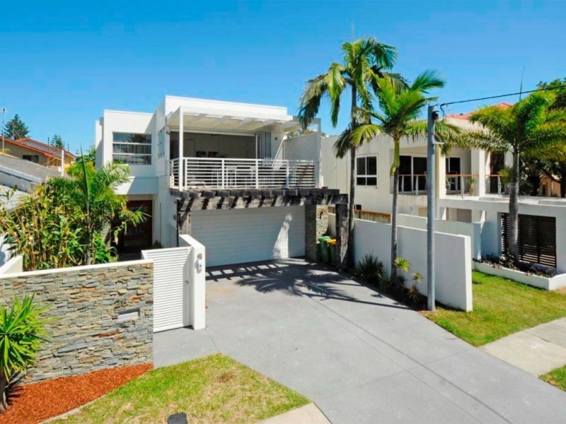 28 Ocean Street, Mermaid Beach QLD 4218