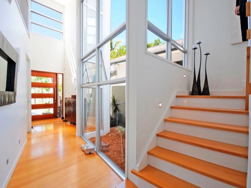 28 Ocean Street, Mermaid Beach QLD 4218