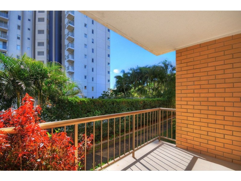 1/15 Mermaid Ave, Mermaid Beach QLD 4218