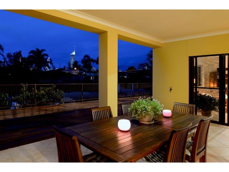 7 Bahia Court, Broadbeach Waters QLD 4218