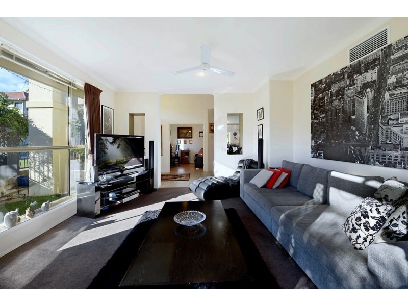 40 Hillridge Cres, Varsity Lakes QLD 4227