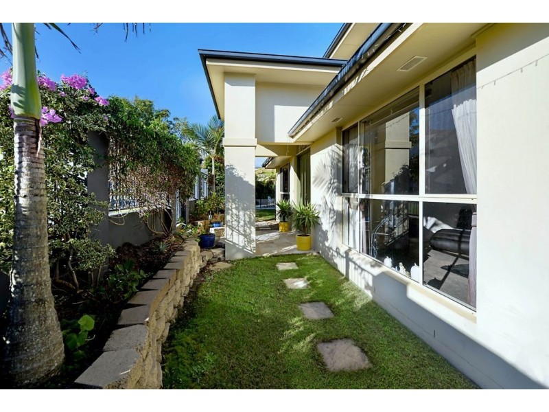 40 Hillridge Cres, Varsity Lakes QLD 4227