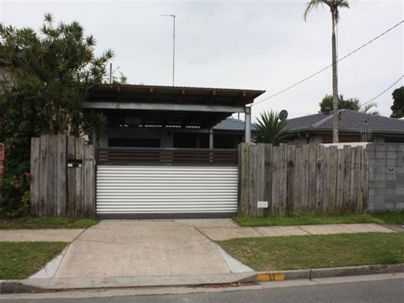 33 Bardon Ave, Miami QLD 4220