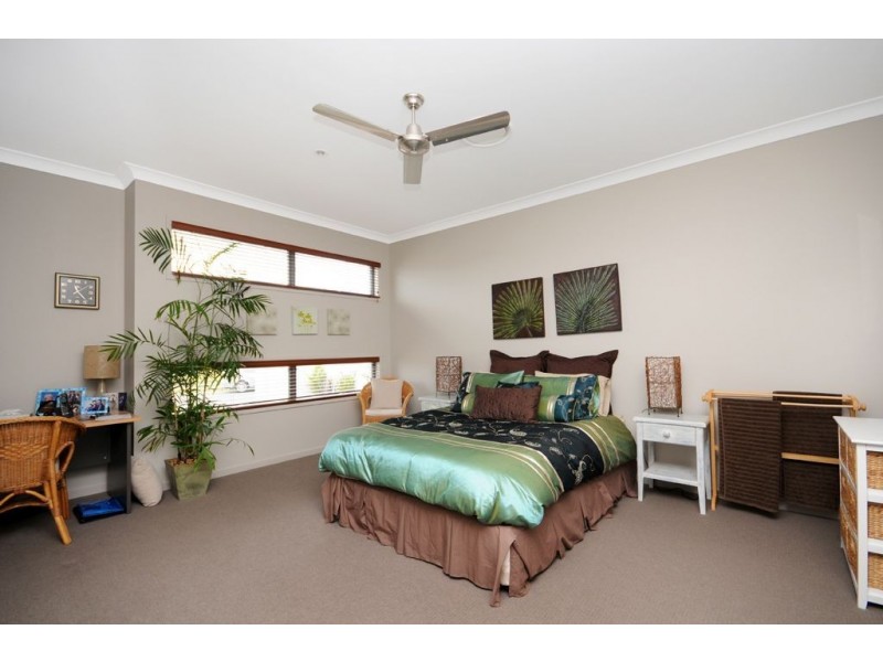 1 South Quay Drive, Biggera Waters QLD 4216