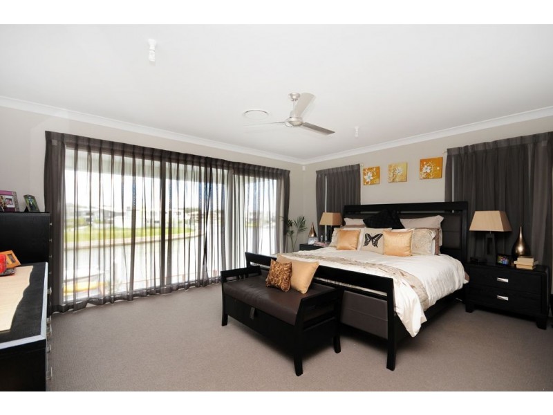 1 South Quay Drive, Biggera Waters QLD 4216
