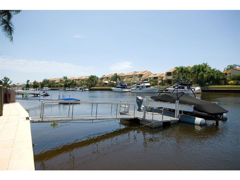 30 Sundance Way, Runaway Bay QLD 4216