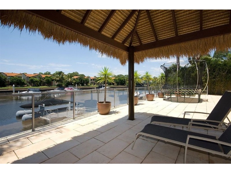 30 Sundance Way, Runaway Bay QLD 4216