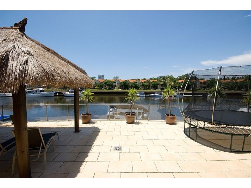 30 Sundance Way, Runaway Bay QLD 4216