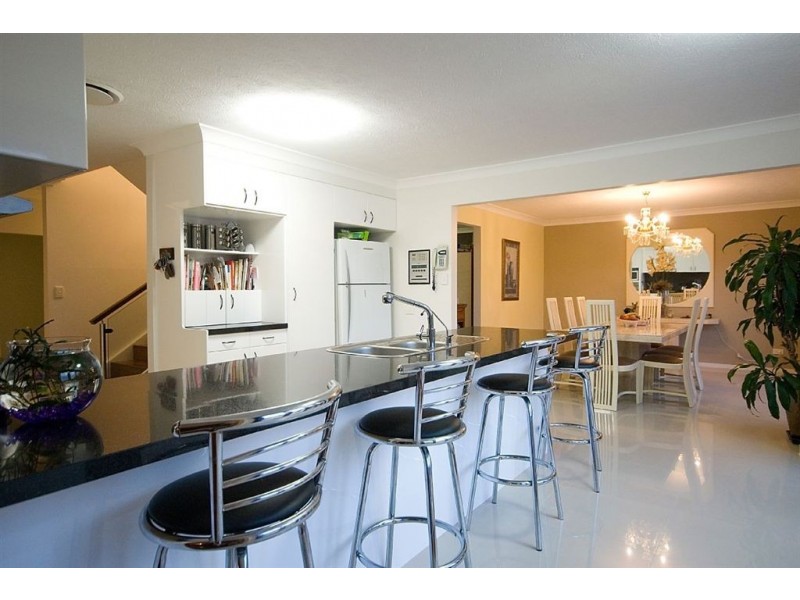 30 Sundance Way, Runaway Bay QLD 4216