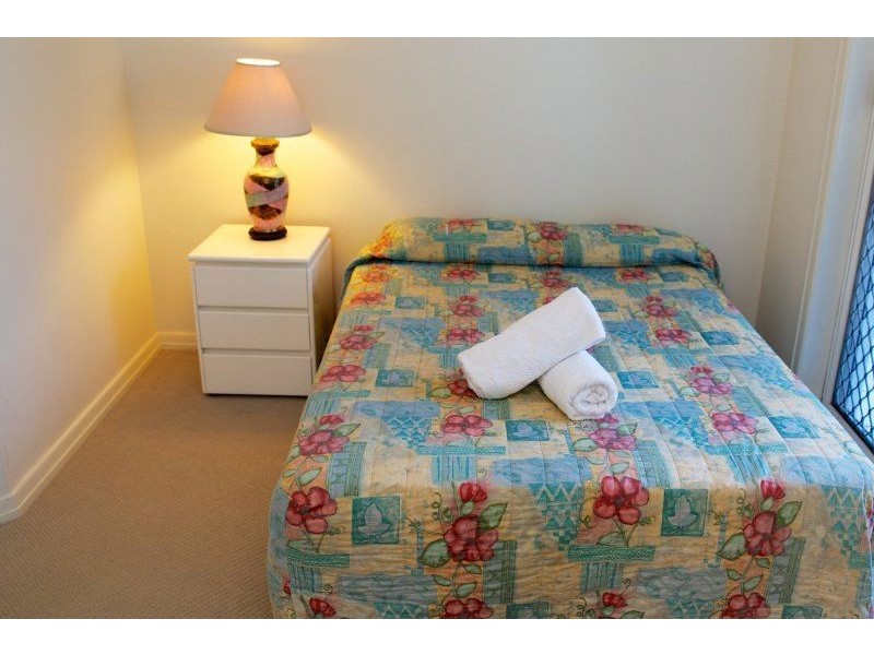 1c/11 Eady Avenue, Broadbeach Waters QLD 4218