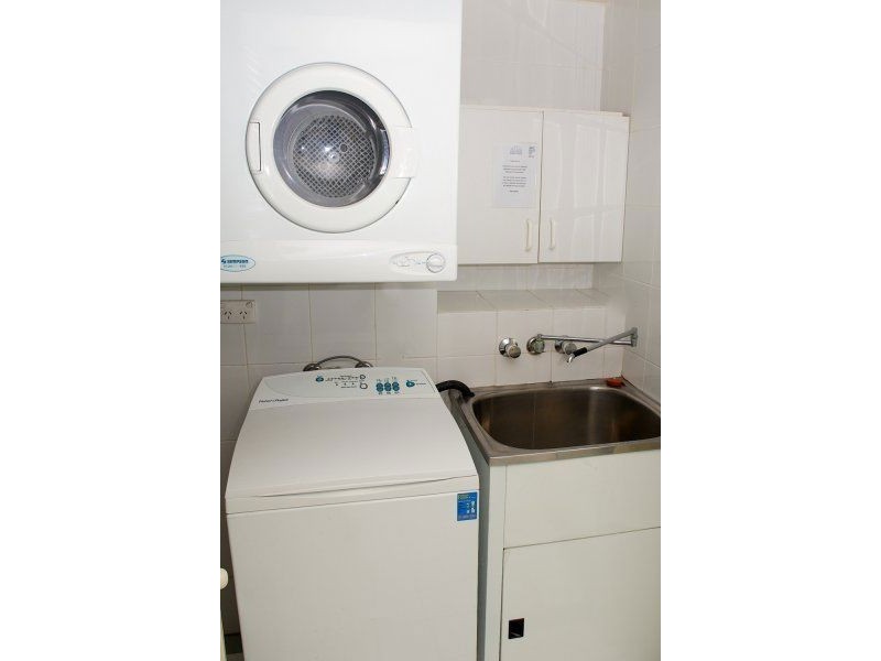 1c/11 Eady Avenue, Broadbeach Waters QLD 4218