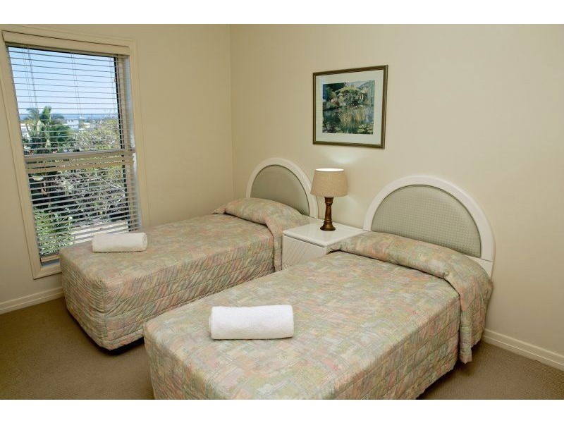 1d/11 Eady Avenue, Broadbeach Waters QLD 4218