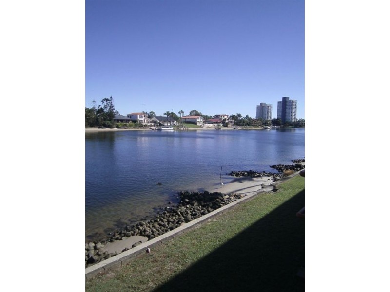 4/14 Aquila Court, Mermaid Waters QLD 4218