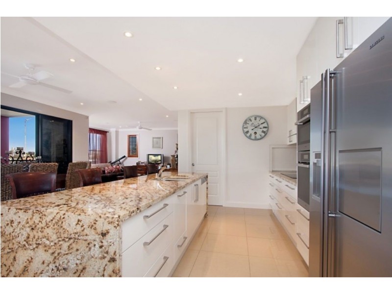 8 Garrick Street, Coolangatta QLD 4225