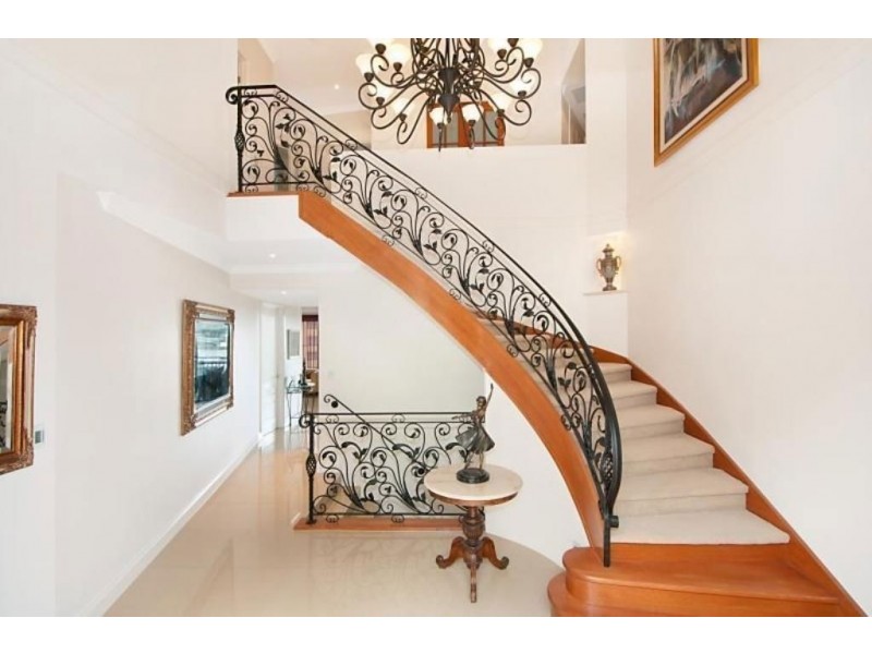 8 Garrick Street, Coolangatta QLD 4225