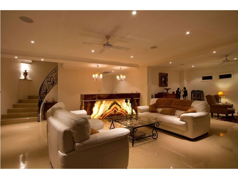 8 Garrick Street, Coolangatta QLD 4225