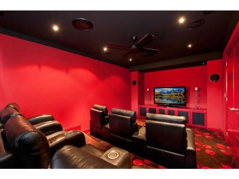 8 Garrick Street, Coolangatta QLD 4225