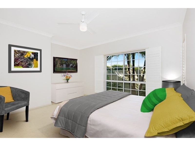 32 Arbuthnot Parade, Benowa Waters QLD 4217