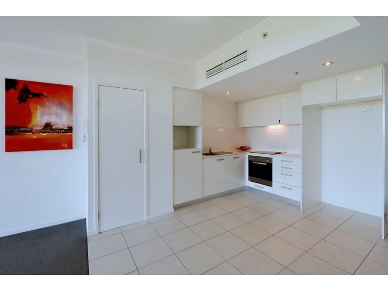 25 Surf Parade, Broadbeach QLD 4218