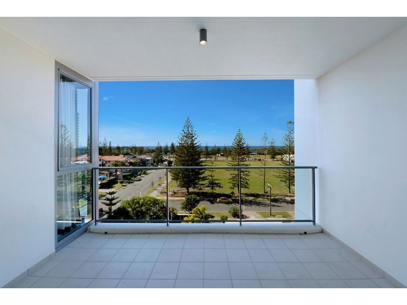 25 Surf Parade, Broadbeach QLD 4218