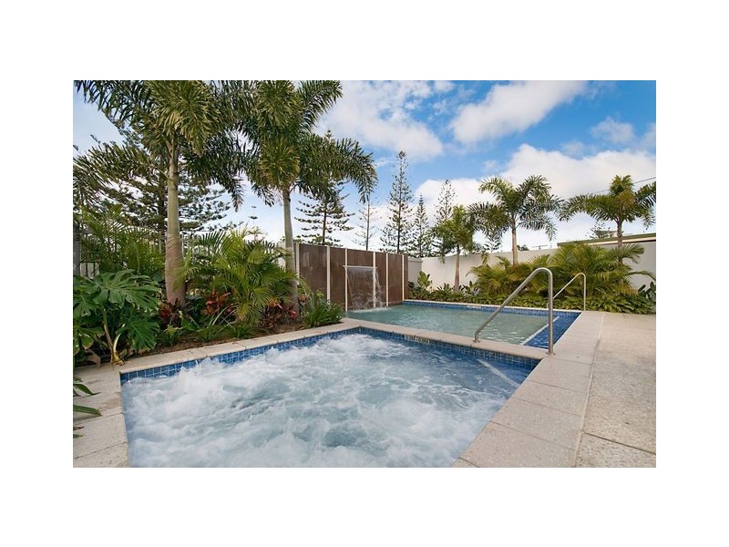 25 Surf Parade, Broadbeach QLD 4218
